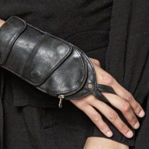 NICHOLAS K WRIST ARM PACK
